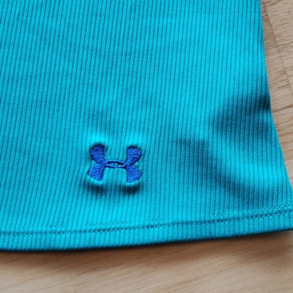 Under Armour fitted heat gear turquoise tank - Picture 3 of 8